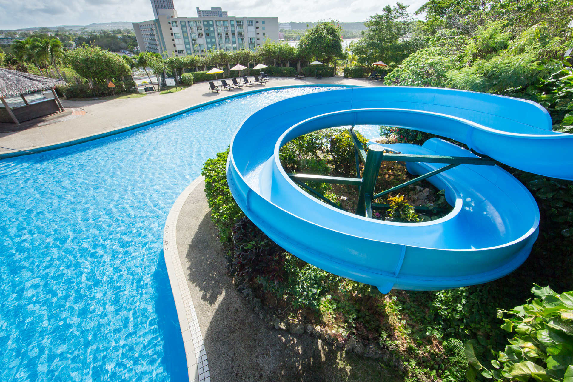 Pool & Activity