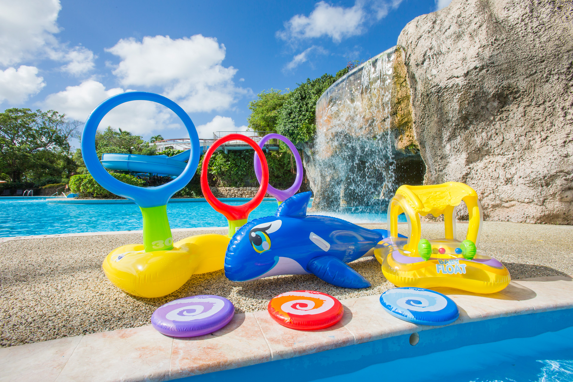 Pool & Activity